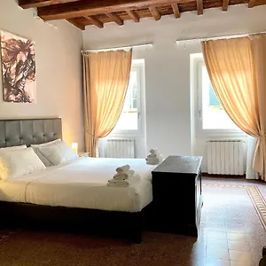 https://canto-dei-servi-bb.it-tuscanyhotel.com